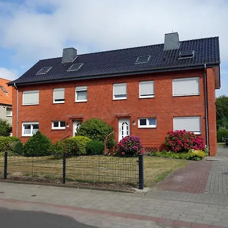 Rugenbargsweg 01 *